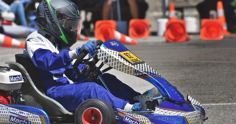 Les gestes essentiels pour un départ parfait en course de karting